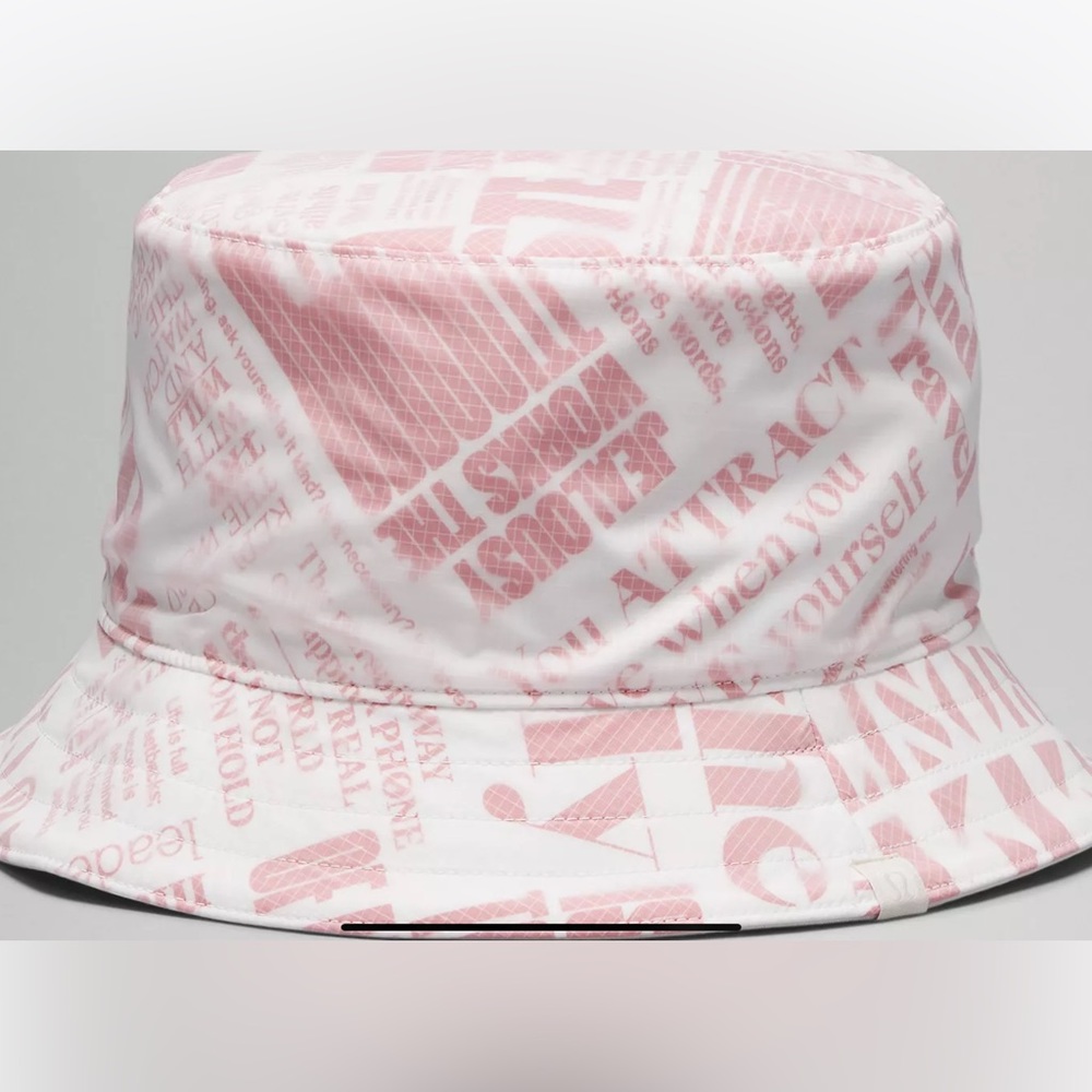 LULULEMON NWT AUTHENTIC MANIFESTO PRINT REVERSIBLE GENDER NEUTRAL BUCKET HAT